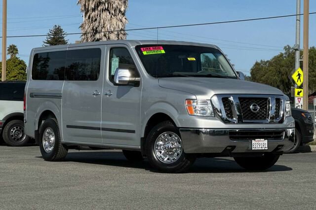 Used 2015 Nissan NV 3500 SV w/ Technology Package image 2