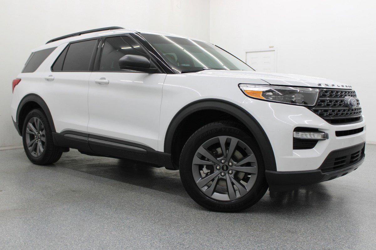 Used 2021 Ford Explorer XLT w/ Equipment Group 202A AWD/4WD image 1