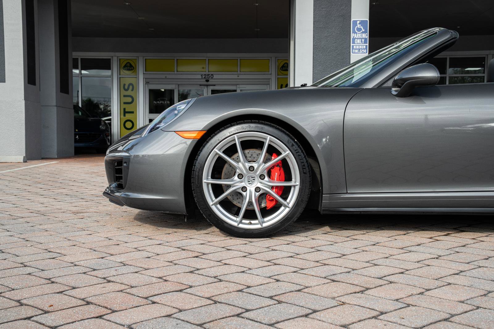 Used 2018 Porsche 911 Carrera 4S image 27