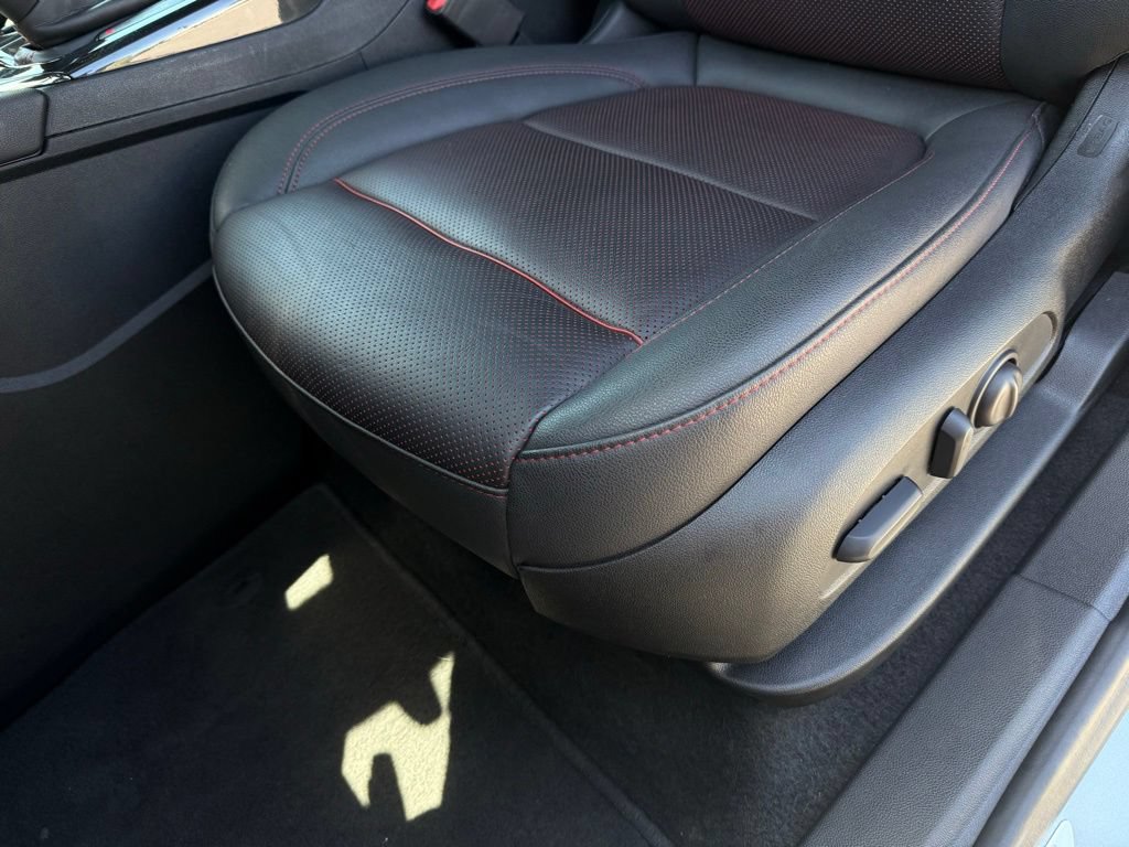 Used 2025 Chevrolet Blazer RS FWD image 23