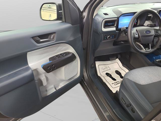 New 2025 Ford Maverick XLT w/ XLT Luxury Package FWD image 6
