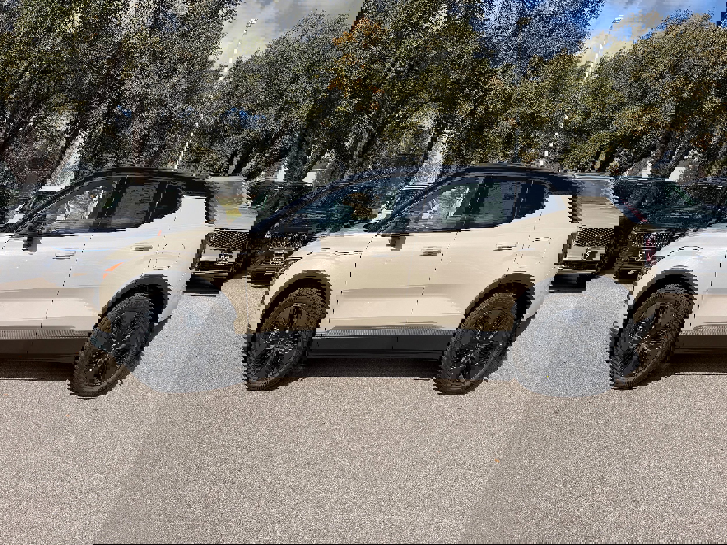 New 2026 Volvo EX30 Cross Country Ultra w/ Protection Package Premier image 3