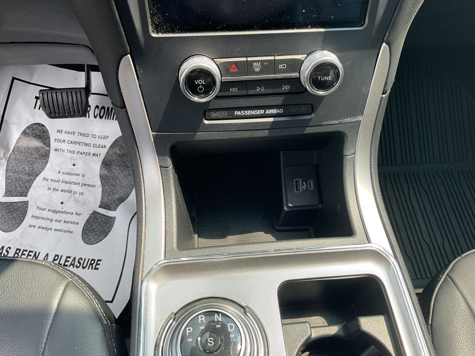 Used 2022 Ford Edge SEL image 17