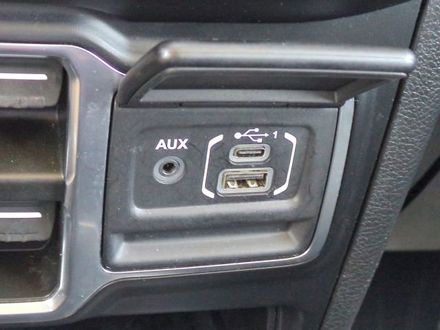 Used 2022 Jeep Wrangler Unlimited Sahara w/ Safety Group AWD/4WD image 21