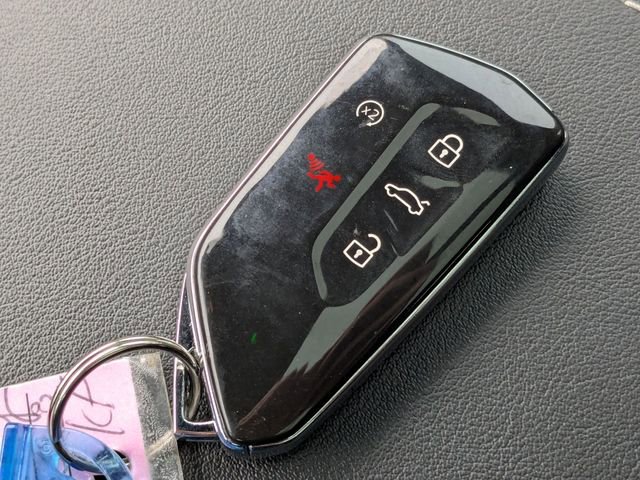 Used 2024 Volkswagen Atlas Cross Sport SEL R-Line AWD/4WD image 32