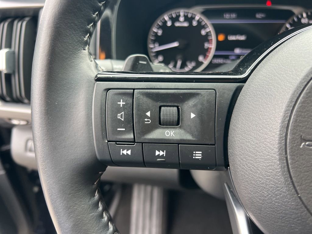 Used 2024 Nissan Pathfinder SL image 17