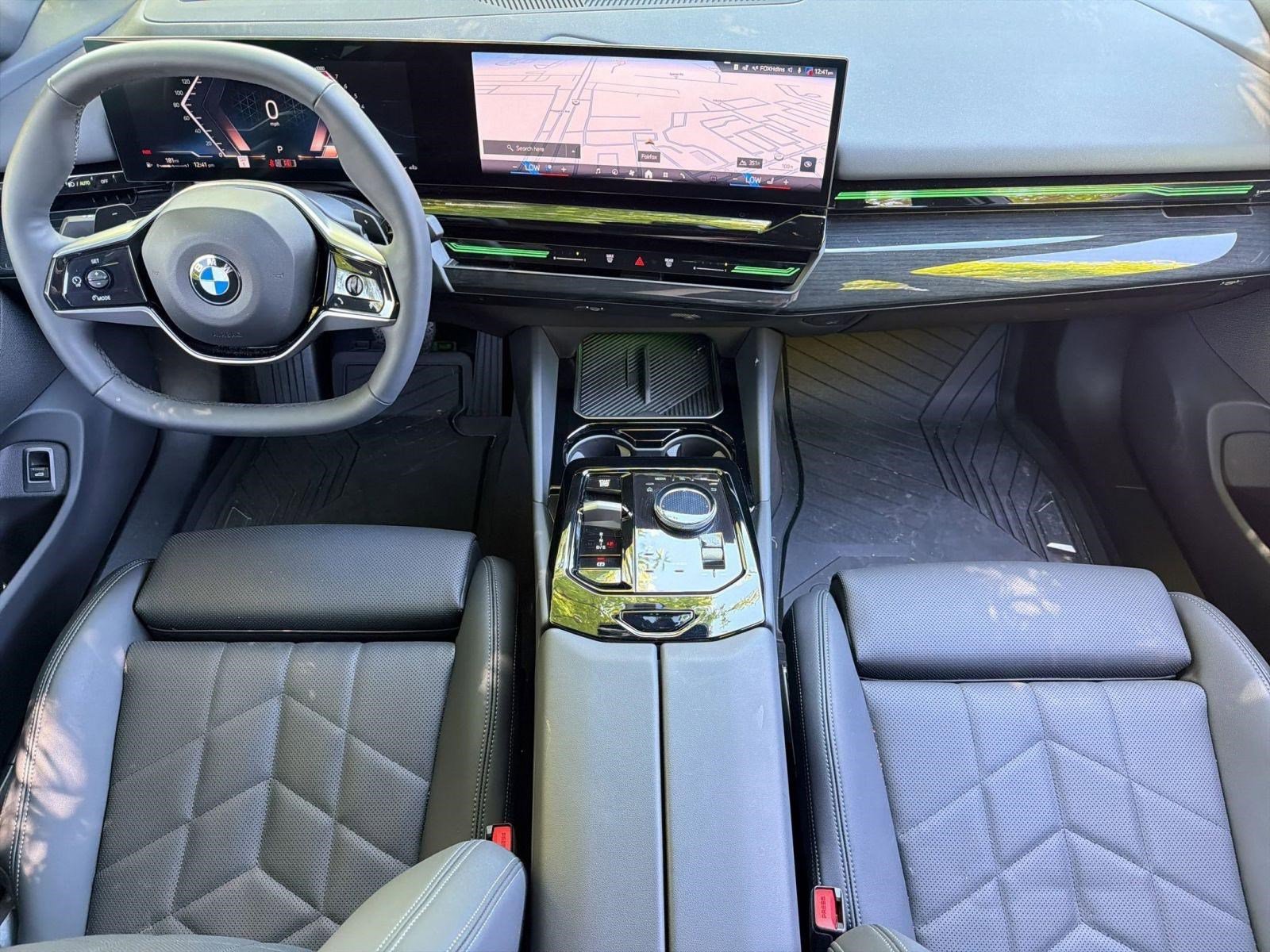 Certified 2025 BMW 530i xDrive w/ Premium Package AWD/4WD image 17