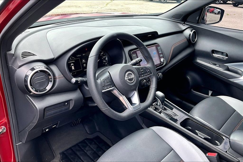 Used 2024 Nissan Kicks SR w/ SR Premium Package FWD image 16