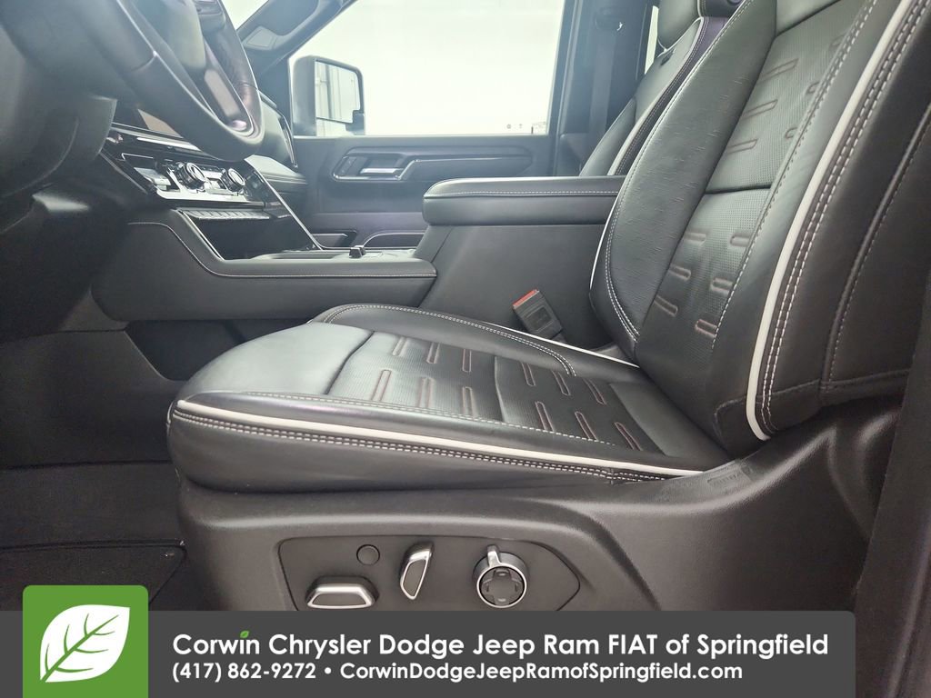Used 2025 GMC Sierra 2500 AT4X AWD/4WD image 11