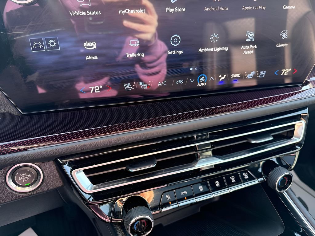Used 2025 Chevrolet Traverse RS AWD/4WD image 8