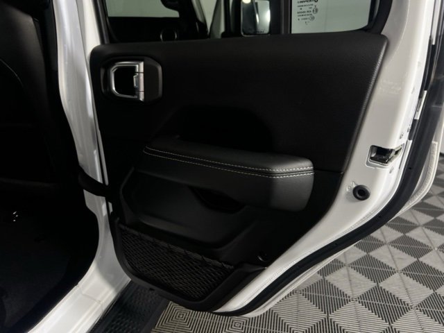 Used 2022 Jeep Wrangler Unlimited Sahara image 28