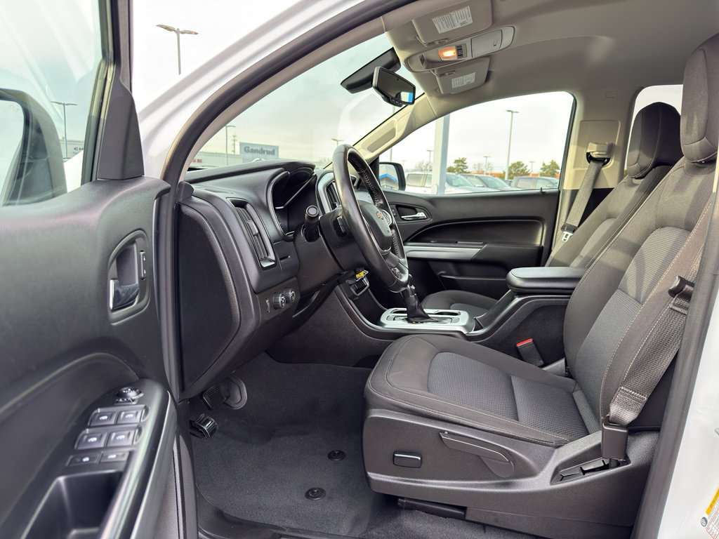 Used 2022 Chevrolet Colorado LT w/ LT Convenience Package image 12