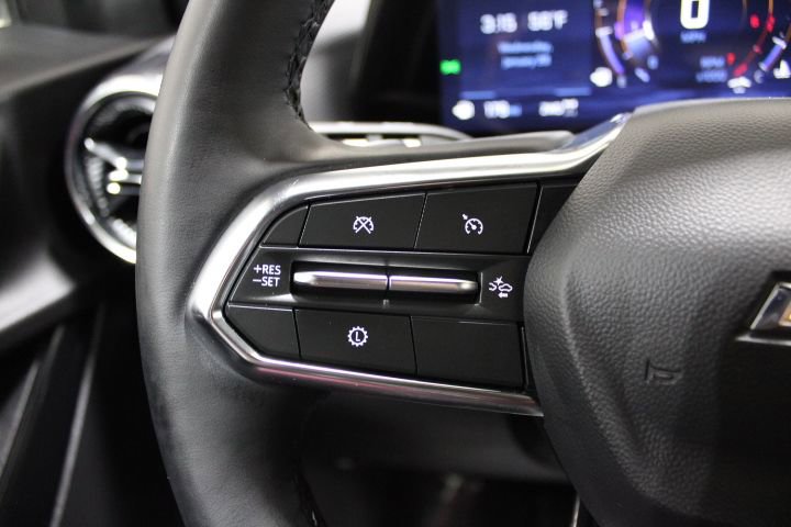 Used 2025 Chevrolet Equinox LT AWD/4WD image 35