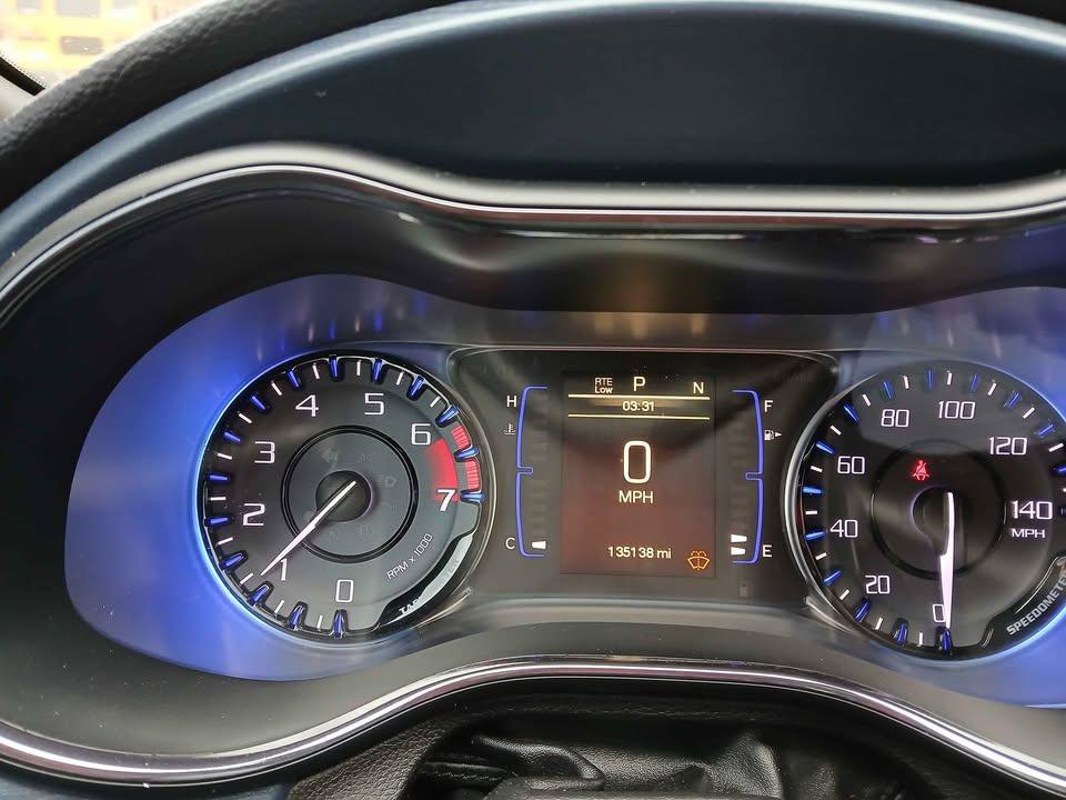 Used 2015 Chrysler 200 S image 9