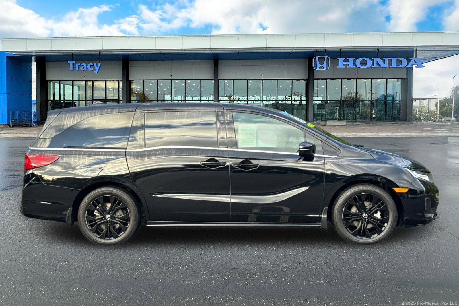 Certified 2025 Honda Odyssey Sport-L image 3
