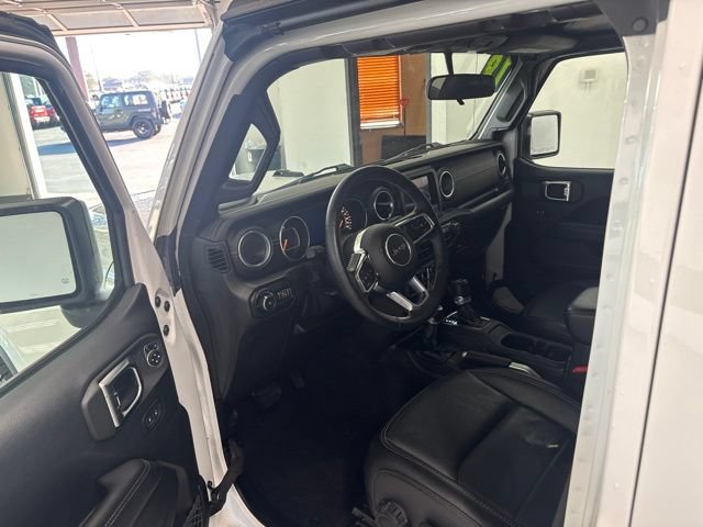 Used 2018 Jeep Wrangler Unlimited Sahara w/ Cold Weather Group AWD/4WD image 14