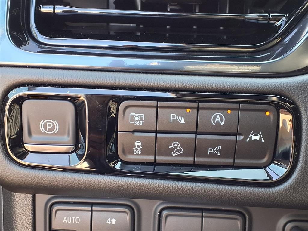 New 2026 GMC Yukon AT4 w/ AT4 Premium Plus Package image 9