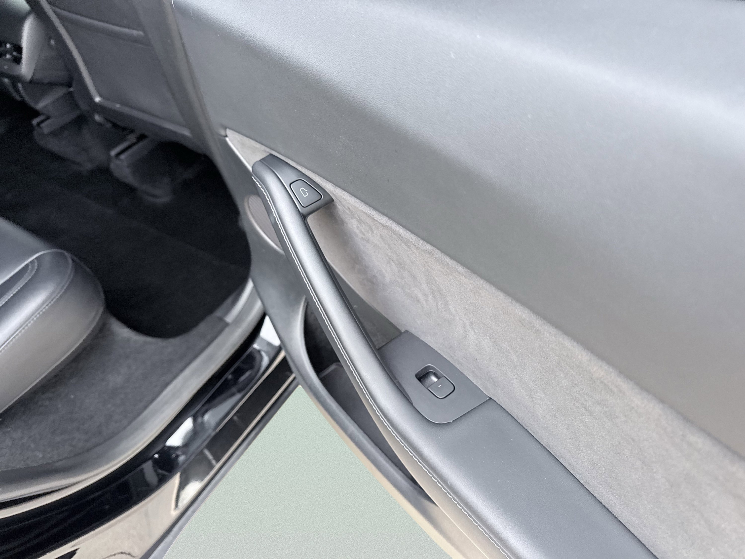 Used 2023 Tesla Model Y Performance image 36