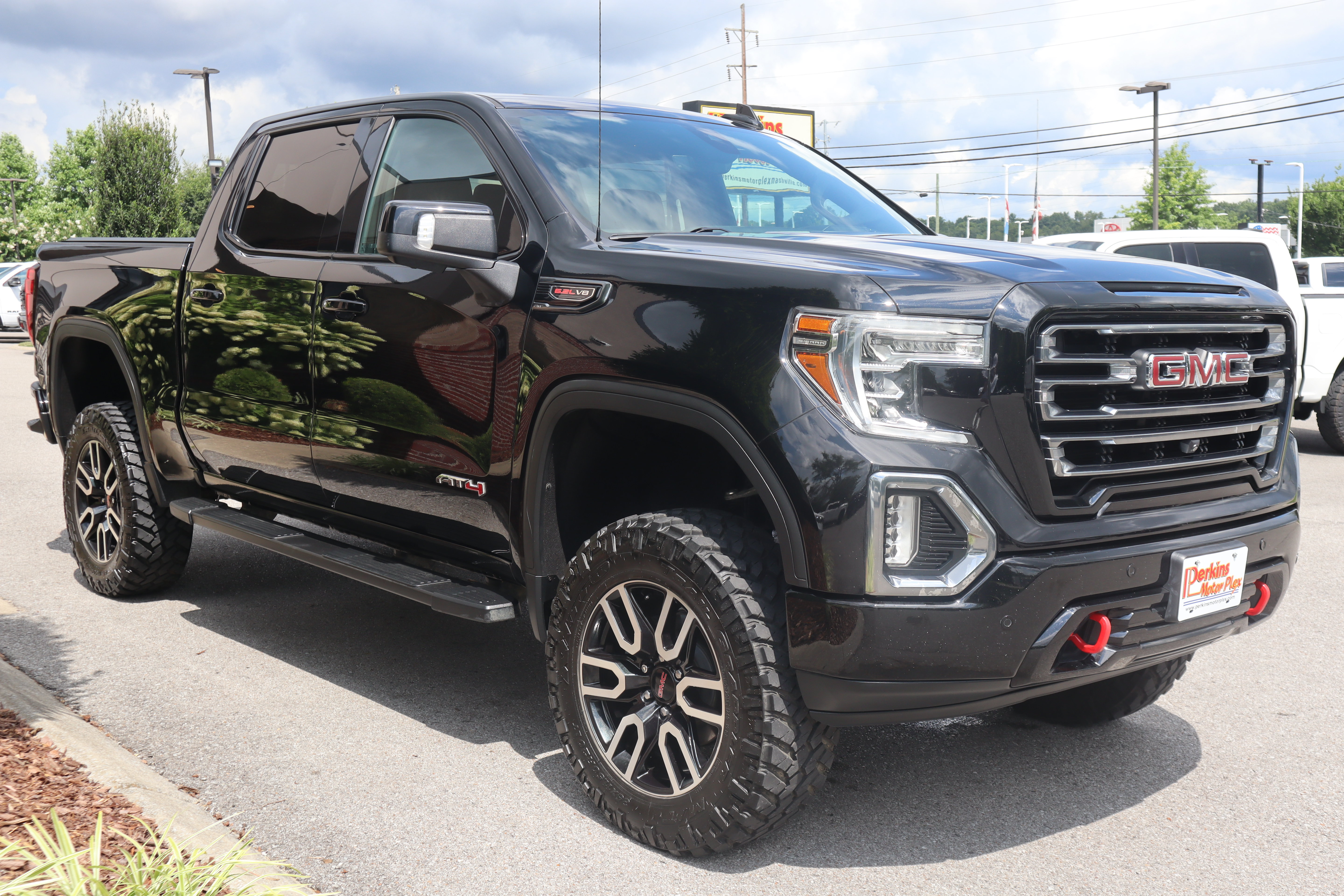 Used 2020 GMC Sierra 1500 AT4 w/ AT4 Premium Package AWD/4WD image 5