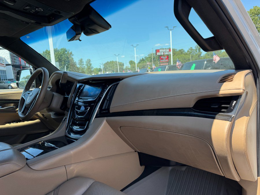 Used 2018 Cadillac Escalade Platinum AWD/4WD image 21