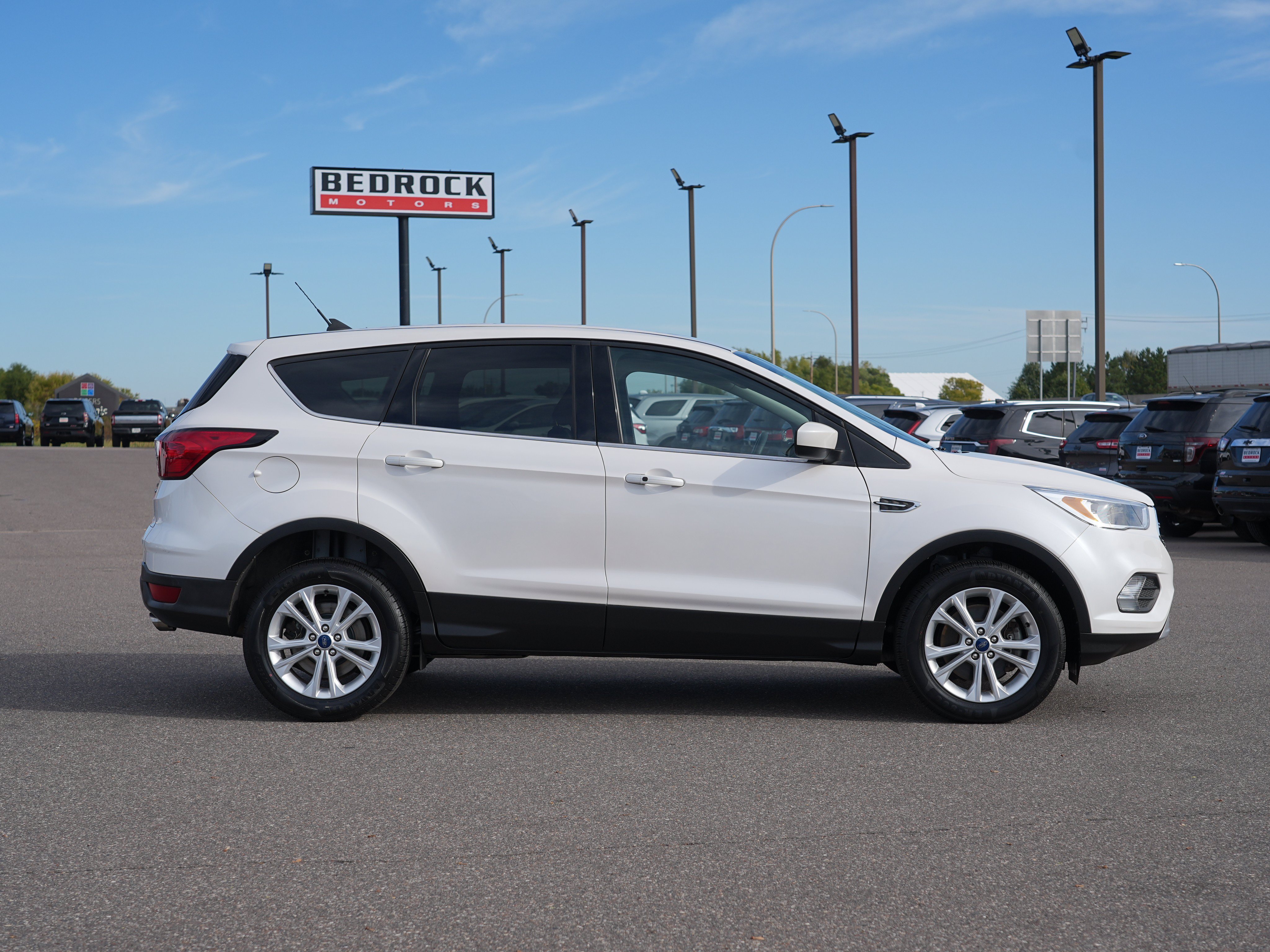 Used 2019 Ford Escape SE AWD/4WD image 2