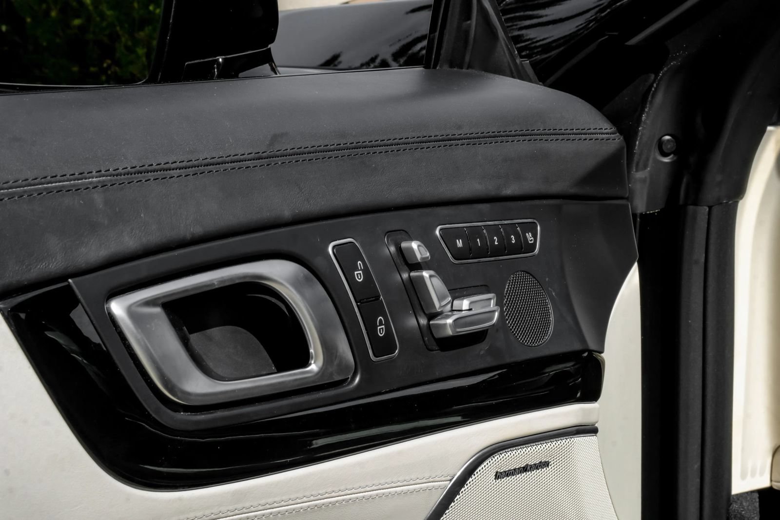 Used 2020 Mercedes-Benz SL 550 image 47