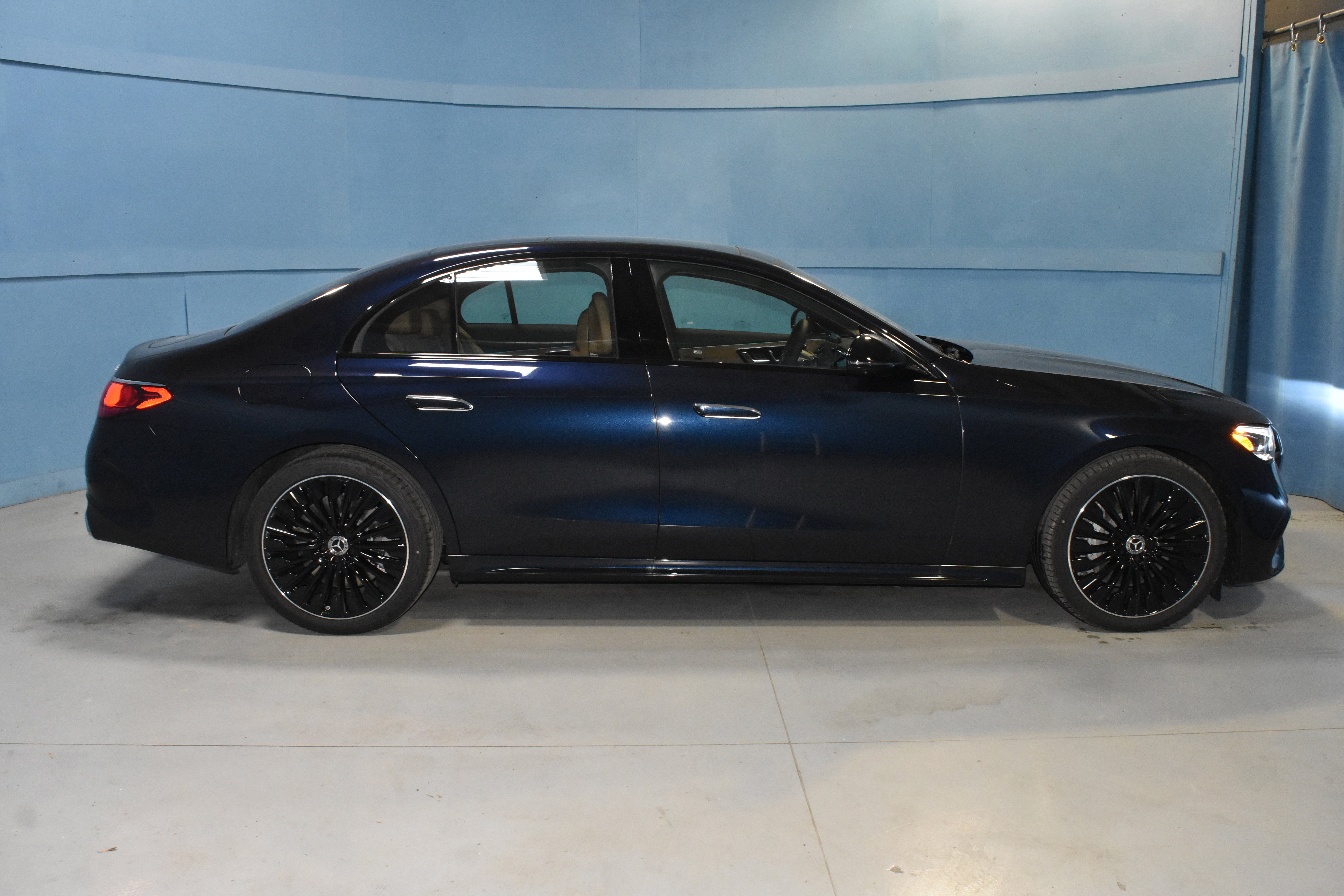 New 2026 Mercedes-Benz E 450 4MATIC Sedan image 17