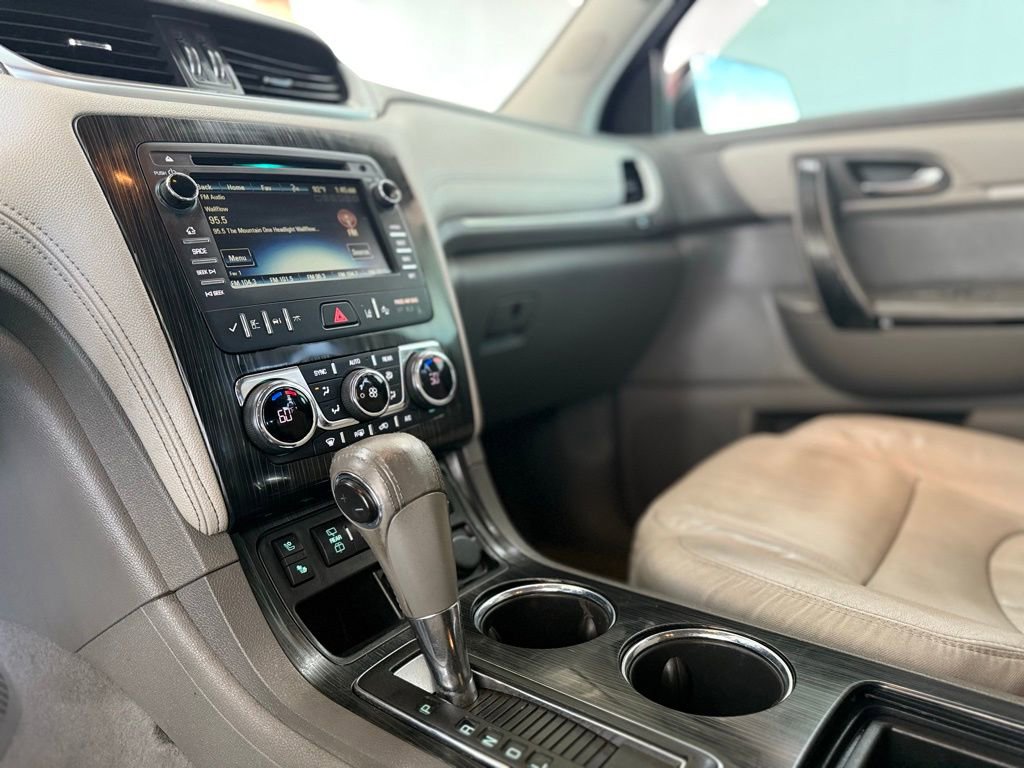 Used 2015 Chevrolet Traverse LTZ FWD image 29
