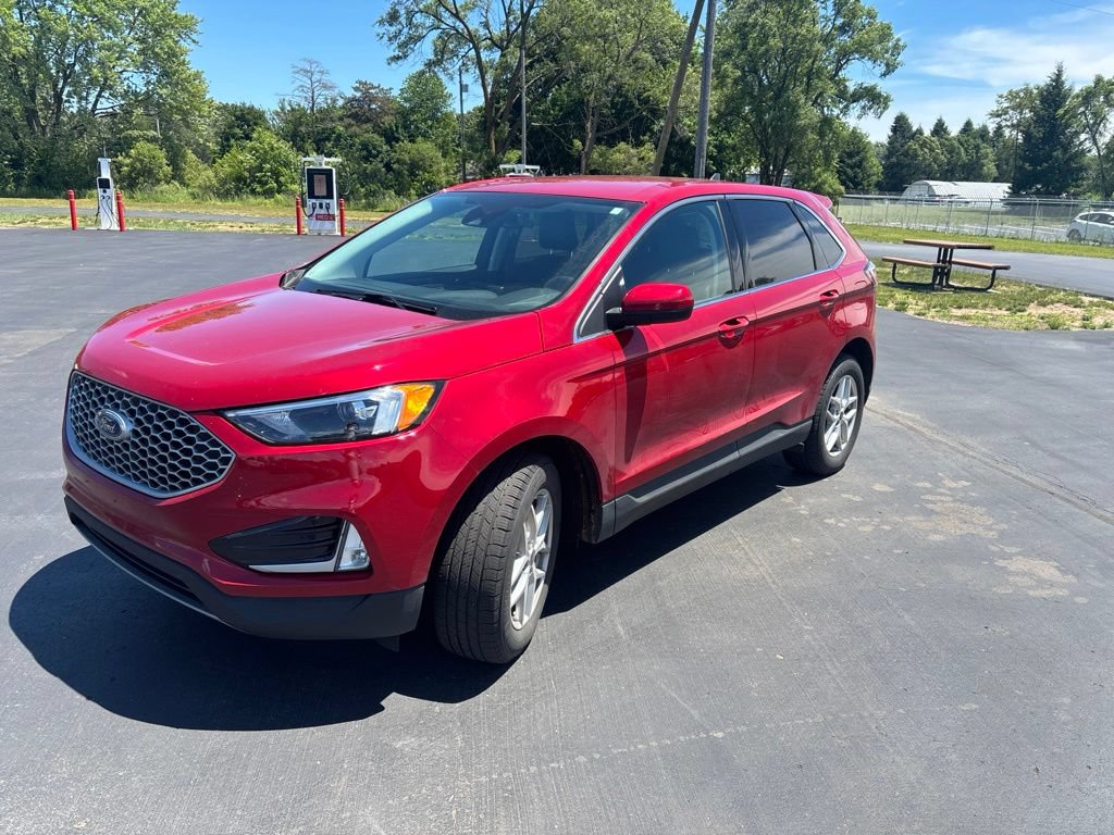 Used 2023 Ford Edge SEL w/ Convenience Package AWD/4WD image 2