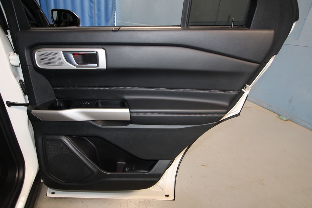 Used 2023 Ford Explorer Limited w/ Limited Technology Package image 30