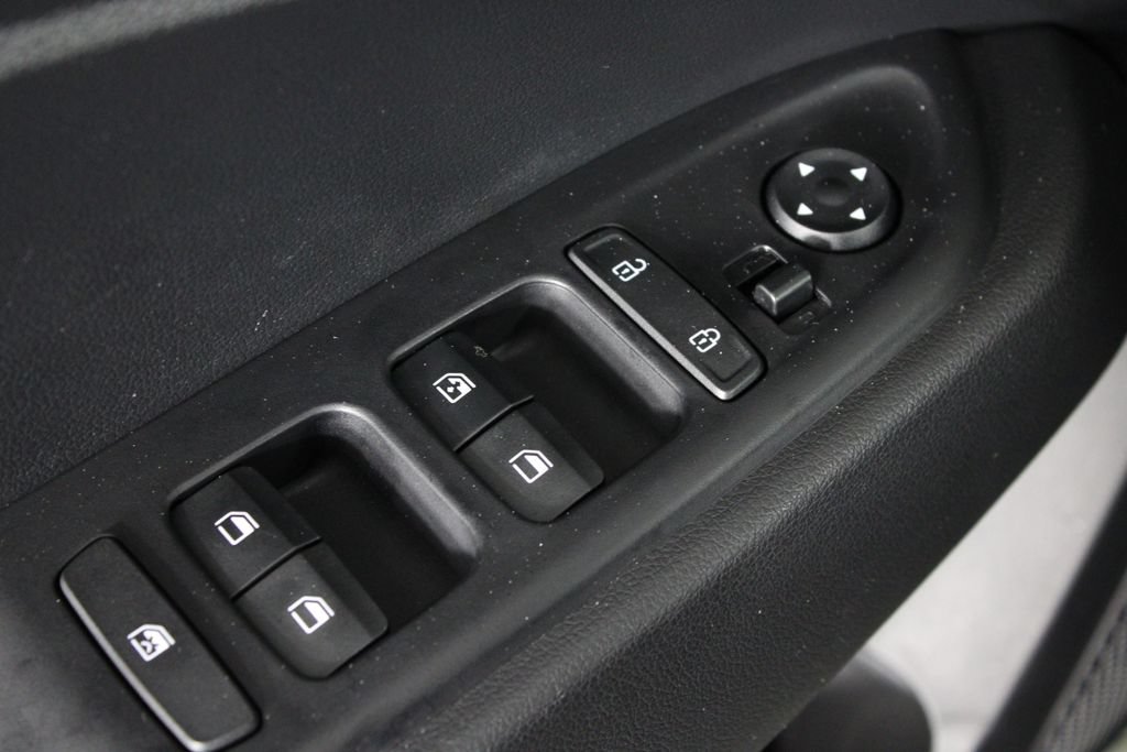 Used 2026 Hyundai Venue SEL FWD image 24