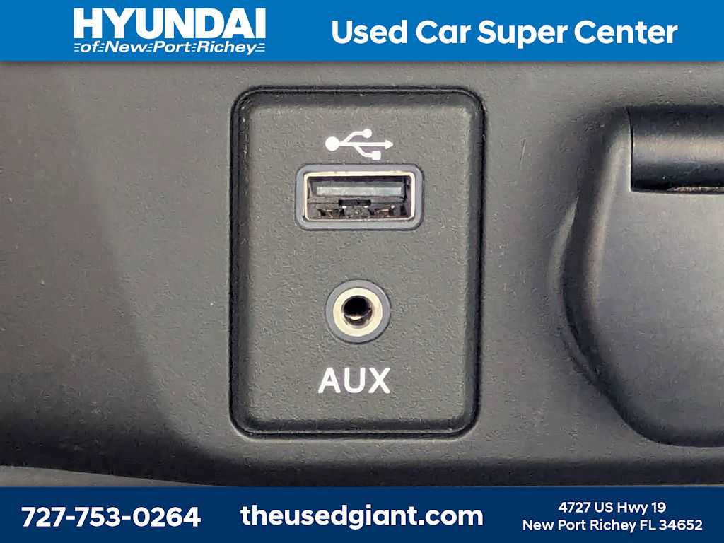 Used 2017 Nissan Rogue SL w/ SL Premium Package FWD image 30