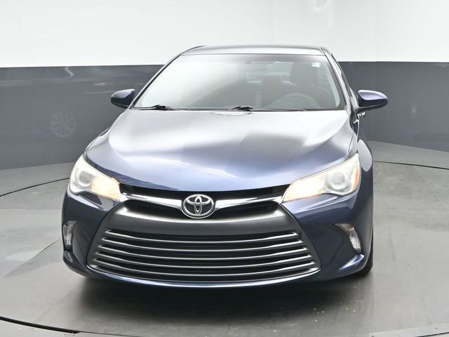 Used 2016 Toyota Camry LE image 3