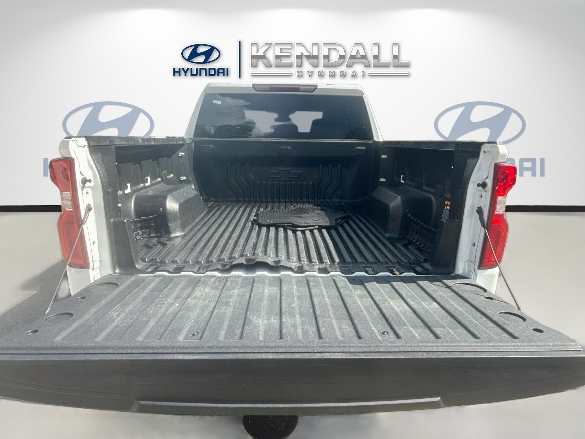 Used 2025 Chevrolet Silverado 1500 RST RWD image 24