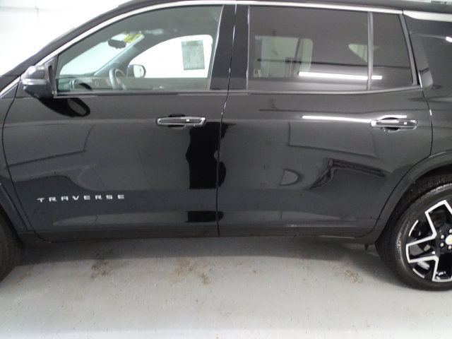 Certified 2026 Chevrolet Traverse High Country w/ LPO, Floor Liner Package AWD/4WD image 17
