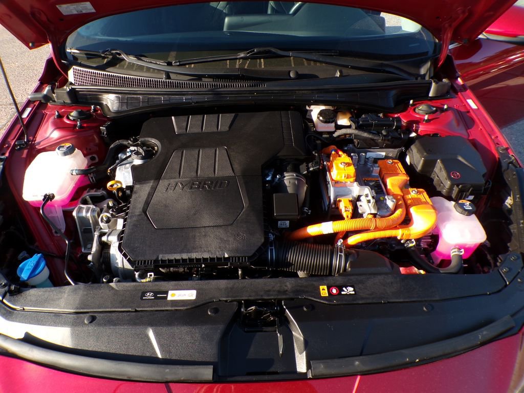 Certified 2023 Hyundai Elantra Limited FWD image 33