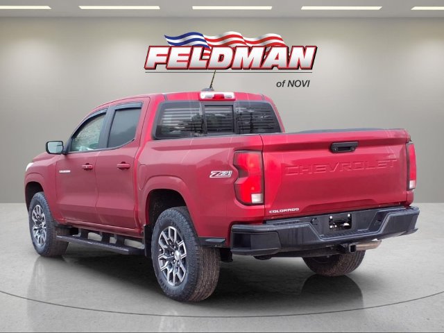 Used 2023 Chevrolet Colorado Z71 w/ Z71 Convenience Package 2 AWD/4WD image 3