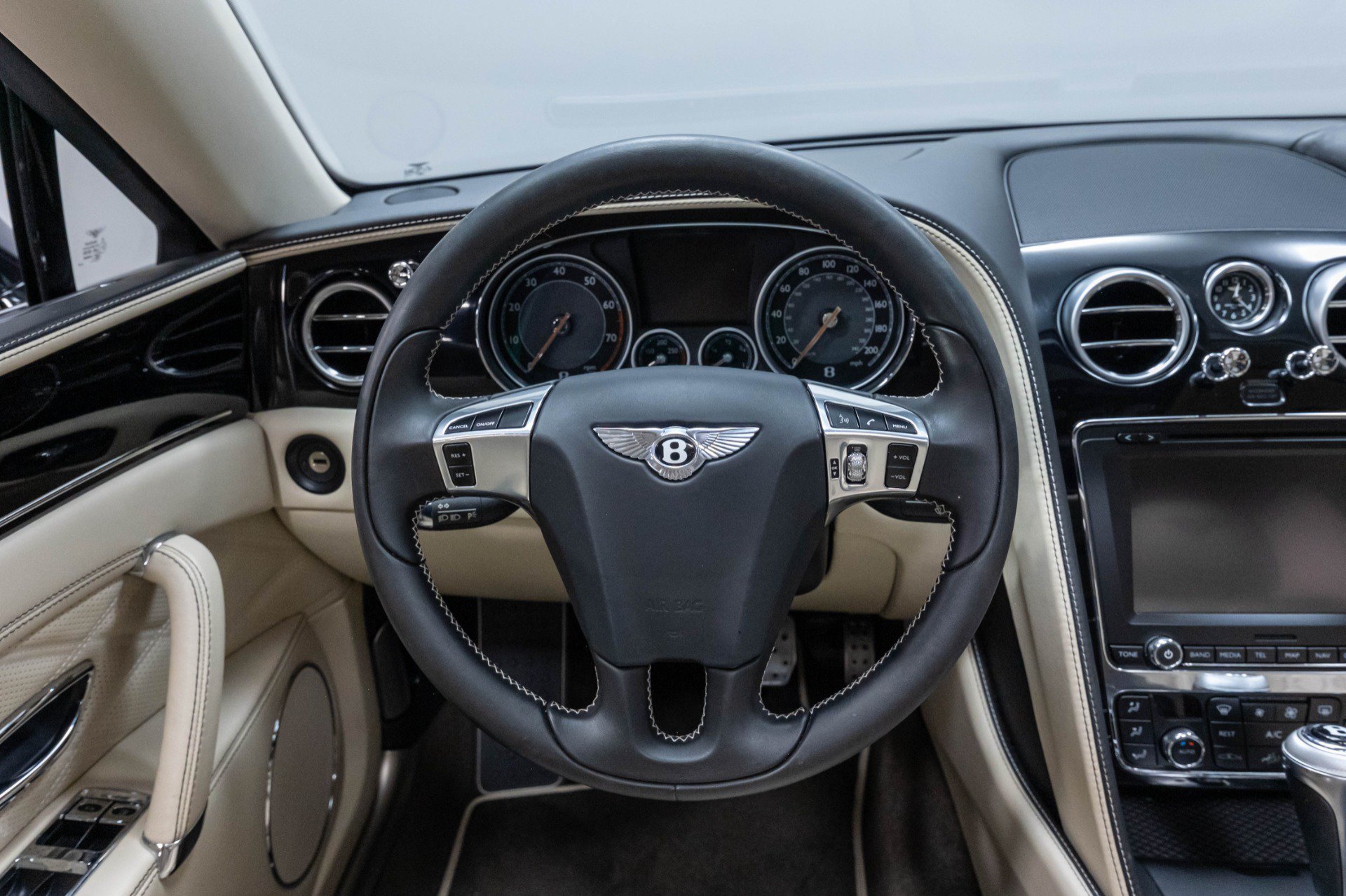 Used 2015 Bentley Flying Spur V8 AWD/4WD image 21