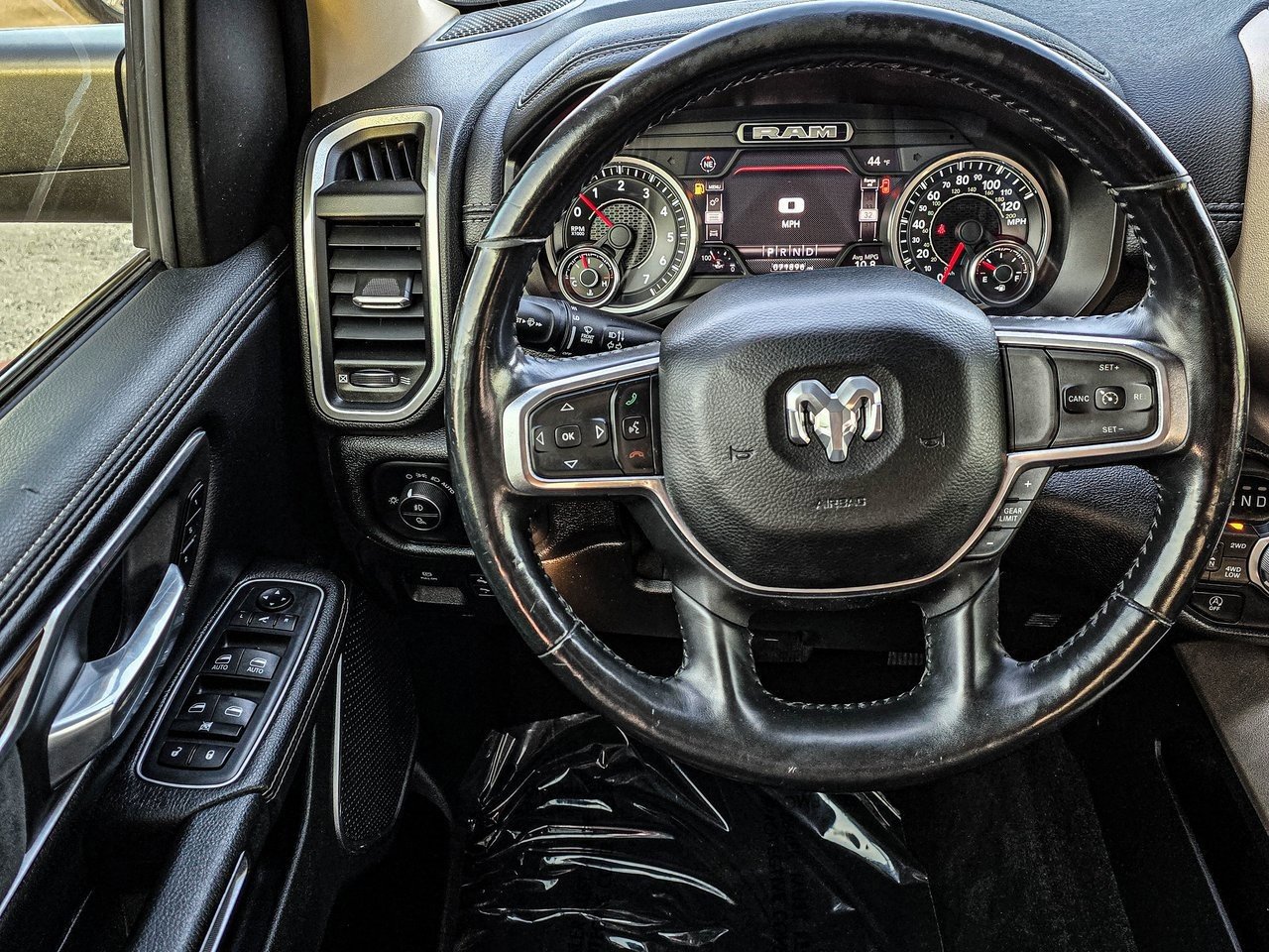 Used 2020 RAM 1500 Laramie image 32