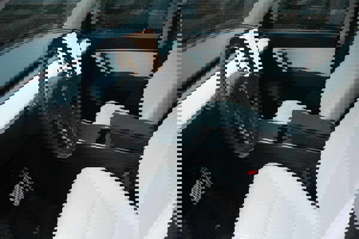 Used 2020 Tesla Model Y Performance image 19