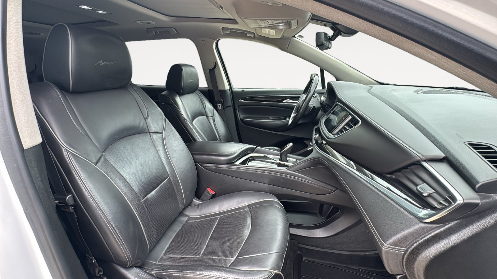 Used 2020 Buick Enclave Avenir w/ Avenir Technology Package FWD image 29