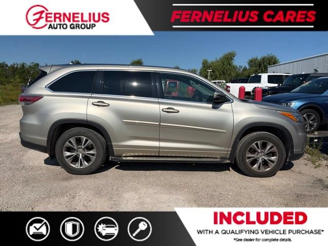 Used 2015 Toyota Highlander XLE AWD/4WD image 6