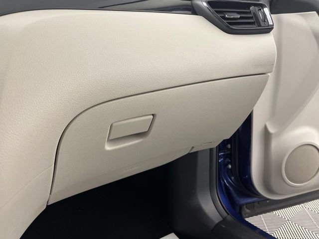 Used 2022 Nissan Rogue Sport SV FWD image 38