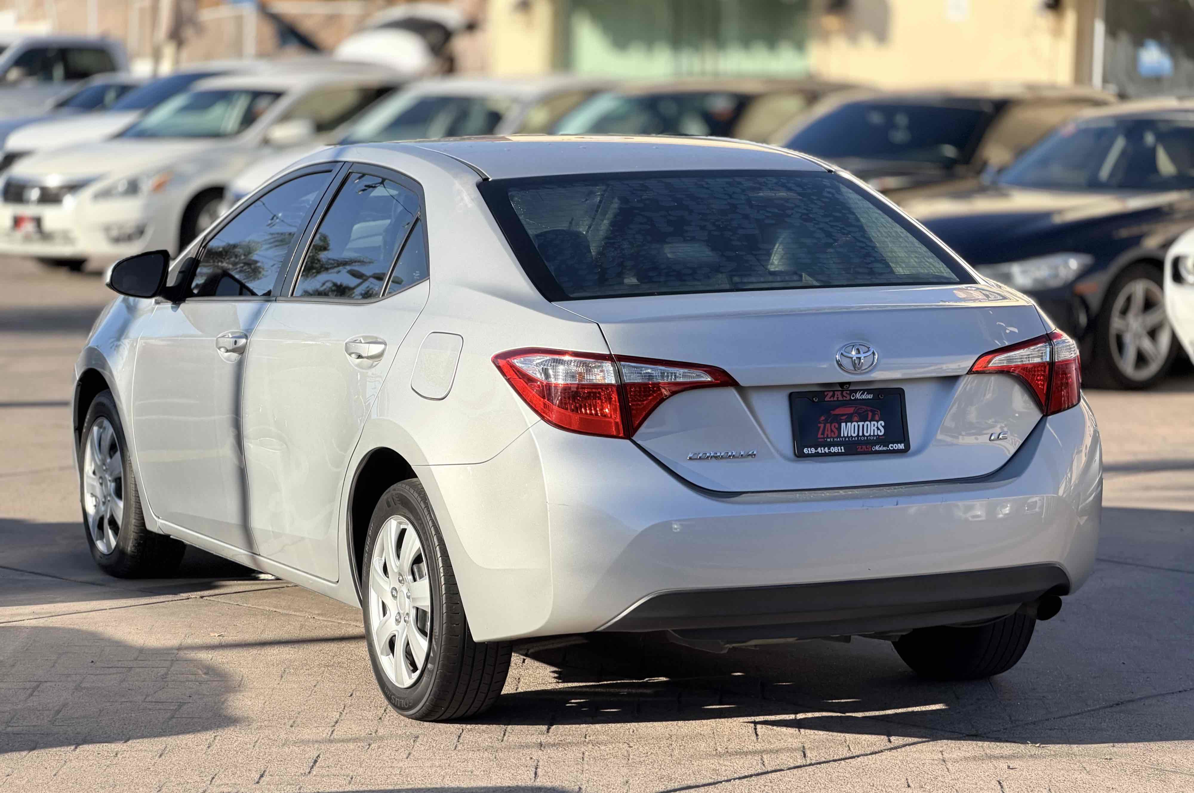 Used 2015 Toyota Corolla LE FWD image 9