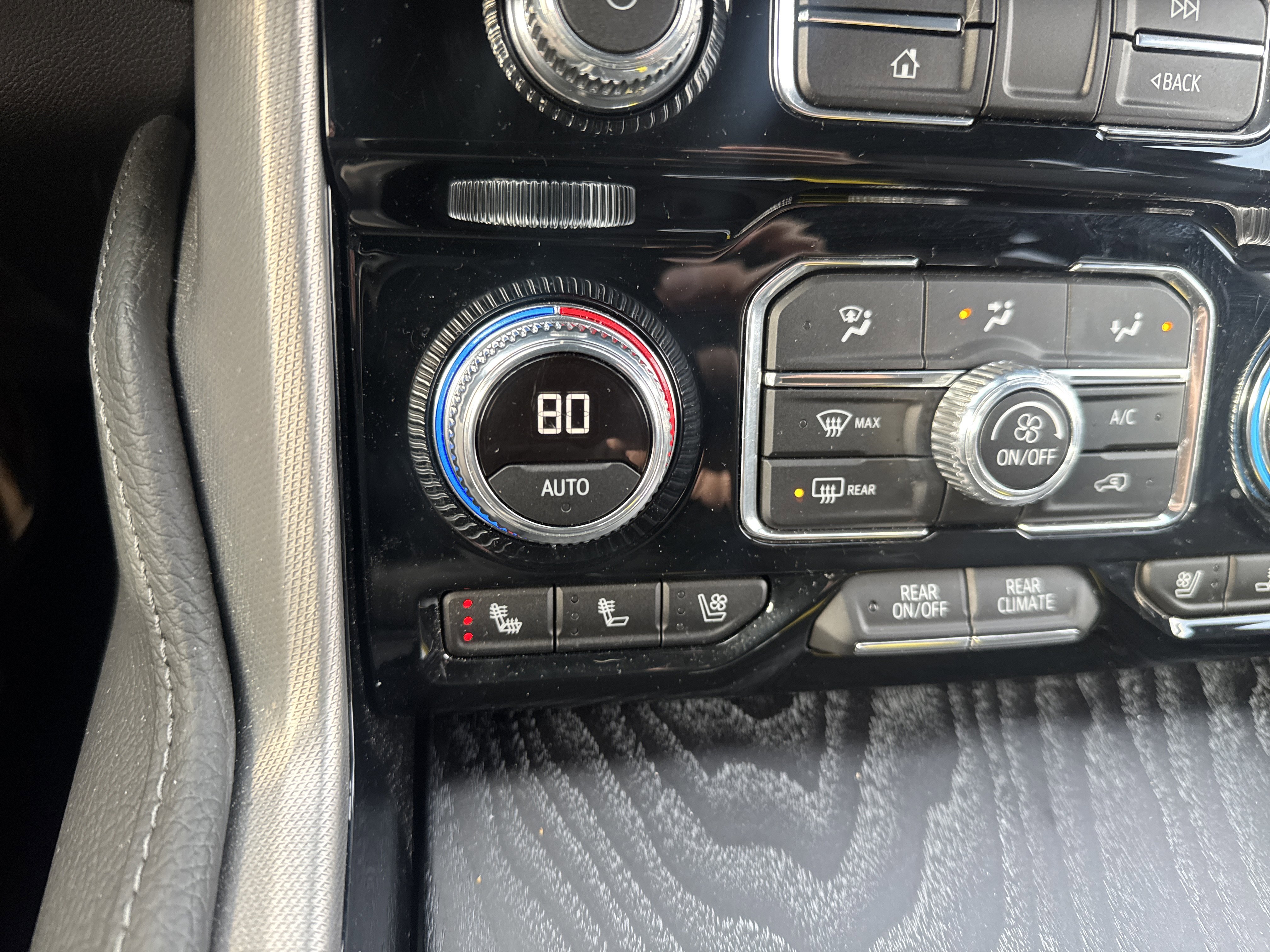 Used 2024 GMC Yukon Denali image 29