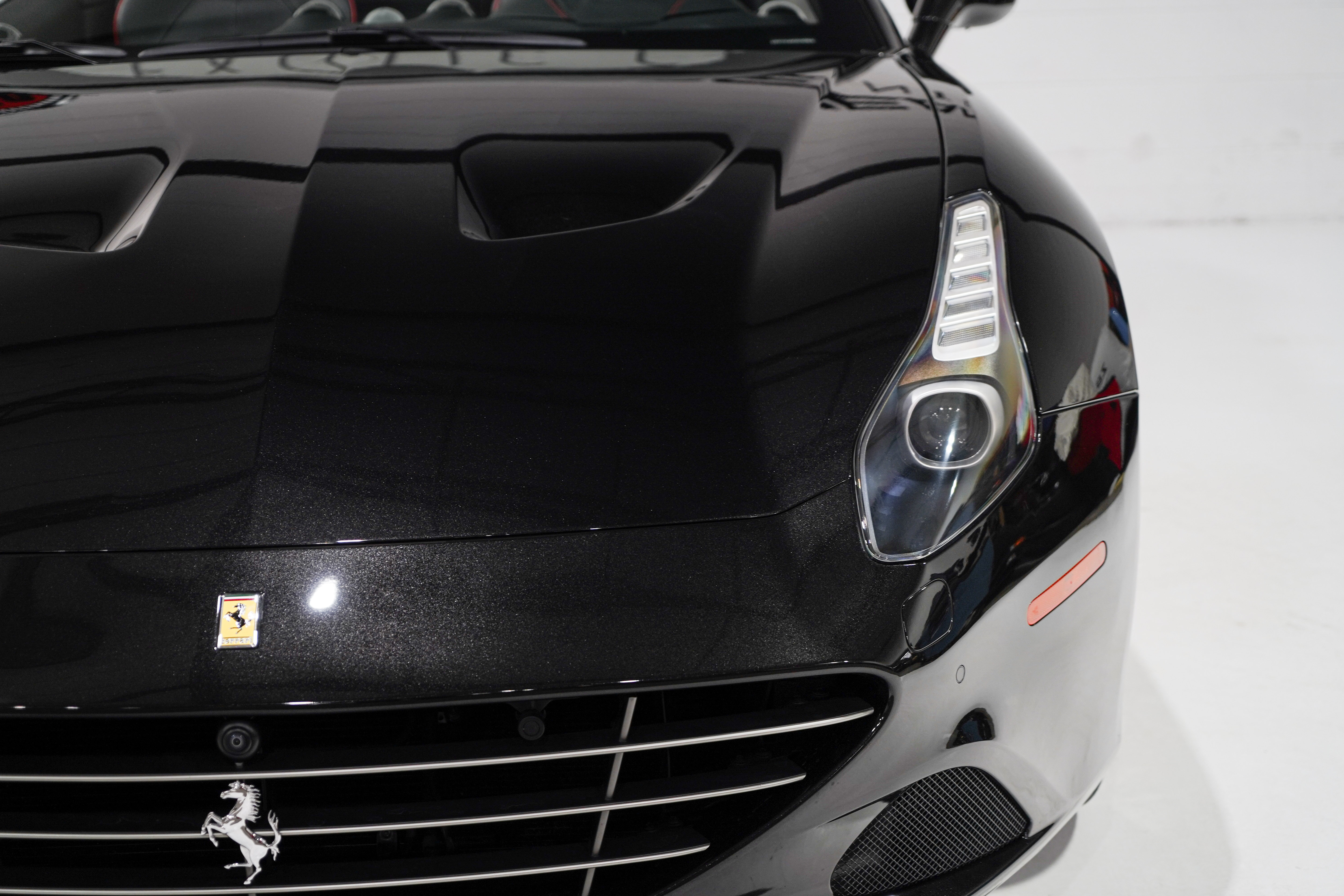 Used 2016 Ferrari California T RWD image 30