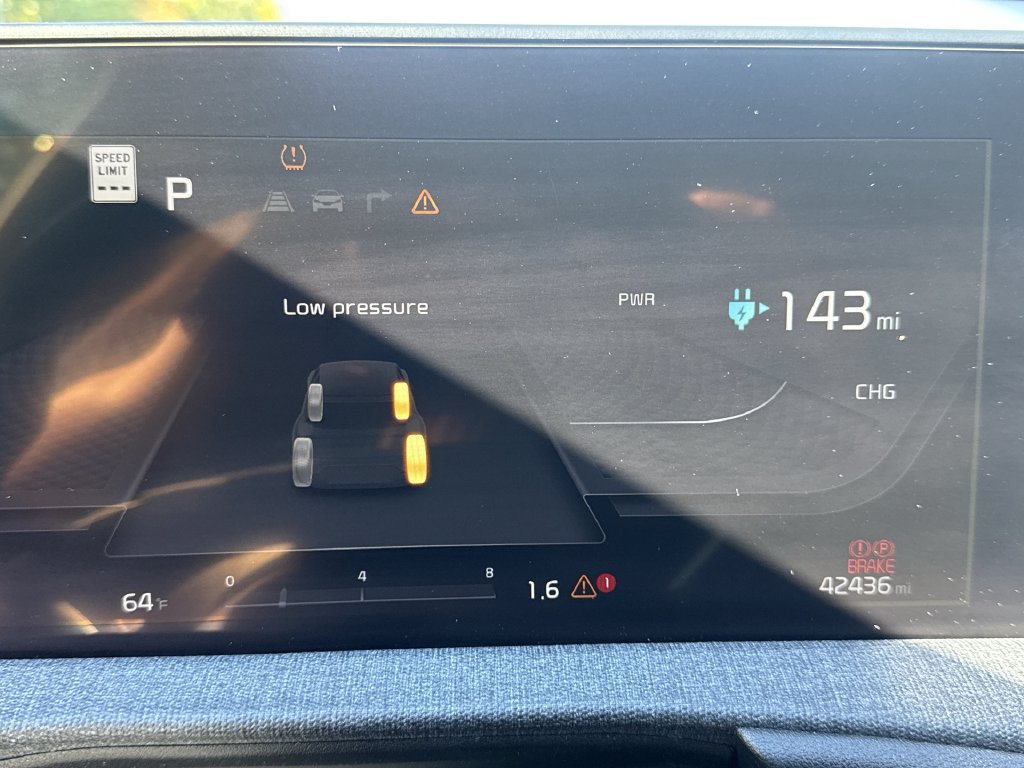 Used 2022 Kia EV6 Wind w/ Wind Technology Package AWD/4WD image 10