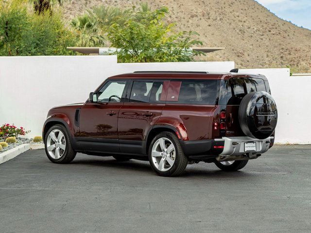 Used 2023 Land Rover Defender 130 First Edition image 9