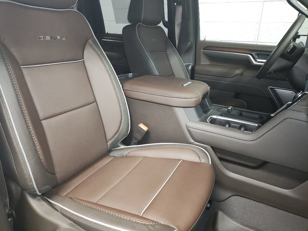 New 2026 GMC Sierra 2500 Denali w/ Denali Reserve Package AWD/4WD image 9