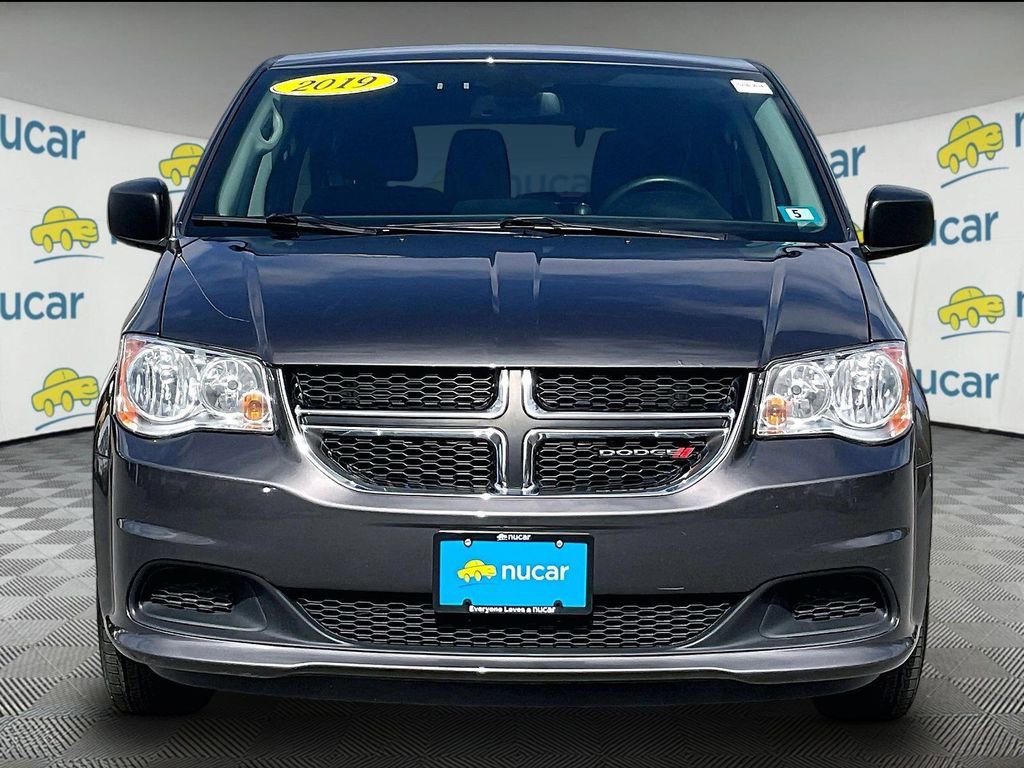Used 2019 Dodge Grand Caravan SE w/ UConnect Hands-Free Group FWD image 2